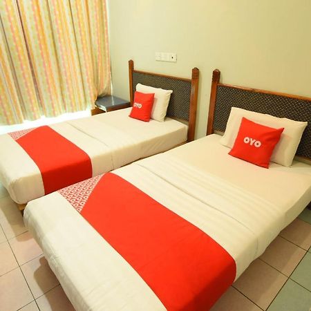 Oyo 89642 Highway Inn Mukah المظهر الخارجي الصورة