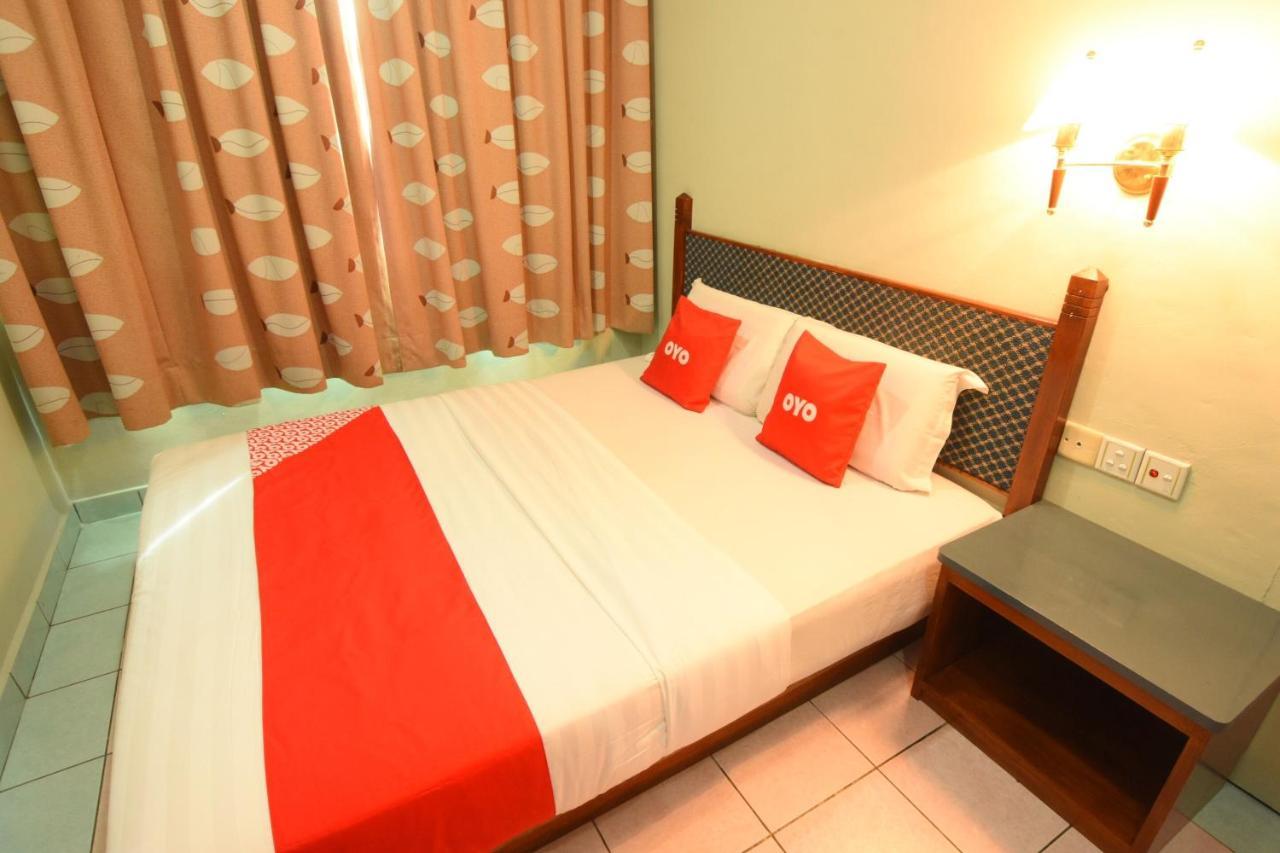 Oyo 89642 Highway Inn Mukah الغرفة الصورة